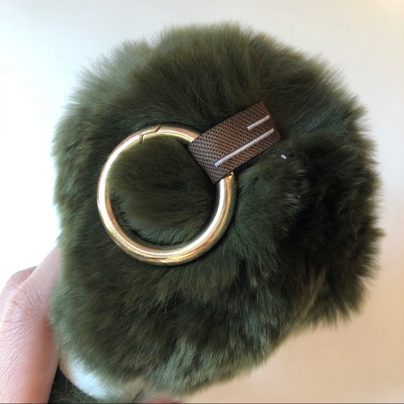 Army green fur monkey keychain - Picture 4 of 4